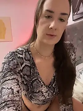 Snapshot of EllaMae chatting on December 2024 07:18:02 PM EllaMae online show from December 2024 07:18:02 PM