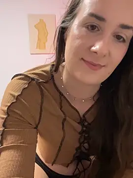 Snapshot of EllaMae chatting on January 2025 07:07:02 PM EllaMae online show from January 2025 07:07:02 PM