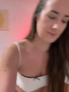 Snapshot of EllaMae chatting on January 2025 07:21:01 PM EllaMae online show from January 2025 07:21:01 PM