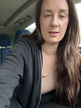 Snapshot of EllaMae chatting on February 2025 09:49:01 AM EllaMae online show from February 2025 09:49:01 AM