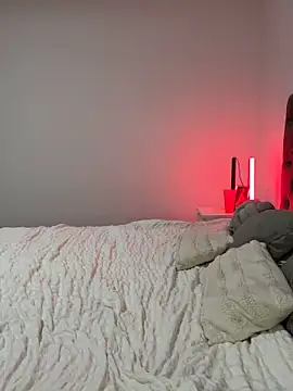 Snapshot of EllaMae chatting on September 2025 08:10:01 PM EllaMae online show from September 2025 08:10:01 PM