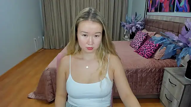 PollyOcean online show from November 2025 10:28:02 AM