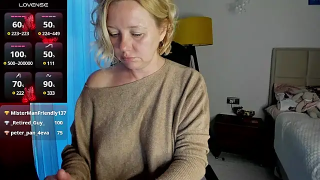 Snapshot of Colette__1977 chatting on March 2025 03:39:01 PM Colette 1977 online show from March 2025 03:39:01 PM