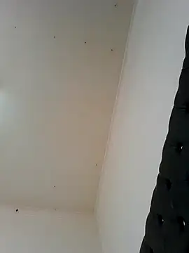 MySweetBitch143 online show from September 2025 01:05:02 PM