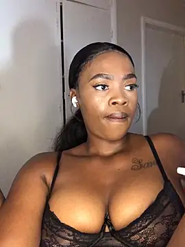 LuciousLips96 online show from December 2024 06:41:01 AM