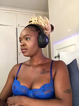 LuciousLips96 online show from October 2025 07:53:01 AM