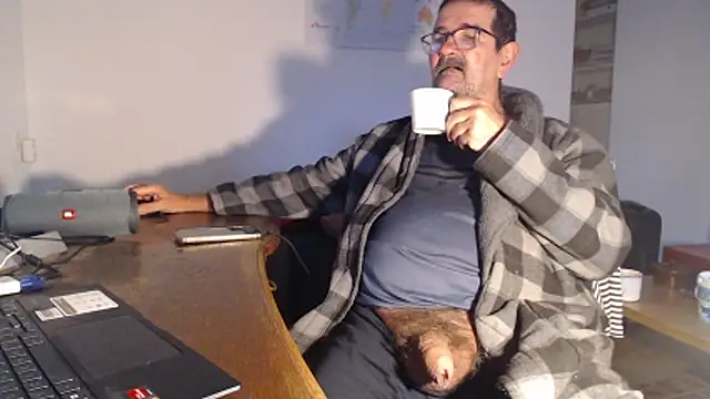 Snapshot of silvio-aus-luzern-CH chatting on October 2025 06:15:02 AM silvio-aus-luzern-CH online show from October 2025 06:15:02 AM