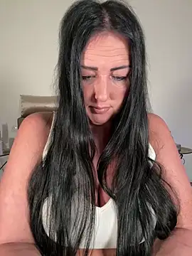 Snapshot of TiffanyRoxx chatting on February 2025 06:36:02 PM TiffanyRoxx online show from February 2025 06:36:02 PM