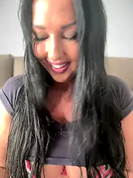 Snapshot of TiffanyRoxx chatting on October 2025 08:44:01 AM TiffanyRoxx online show from October 2025 08:44:01 AM