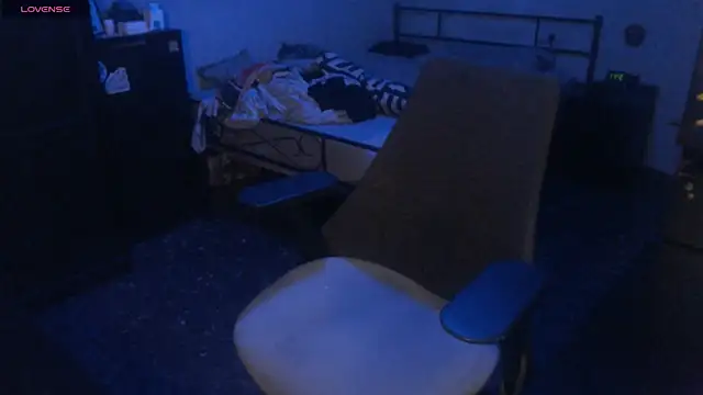 SexxxyLouis online show from October 2025 07:44:01 AM