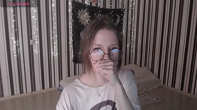 Snapshot of _Hanna_Moon_ chatting on October 2025 10:59:02 AM Hanna Moon online show from October 2025 10:59:02 AM