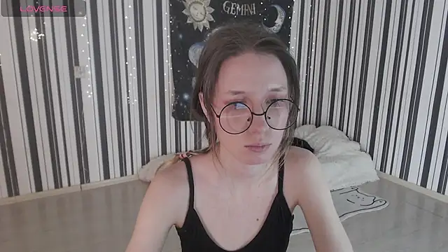 Snapshot of _Hanna_Moon_ chatting on October 2025 10:15:01 AM Hanna Moon online show from October 2025 10:15:01 AM