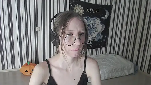 Snapshot of _Hanna_Moon_ chatting on November 2025 06:46:02 PM Hanna Moon online show from November 2025 06:46:02 PM