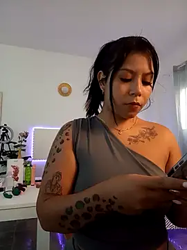 Snapshot of little_susie chatting on October 2025 08:23:02 AM little susie online show from October 2025 08:23:02 AM