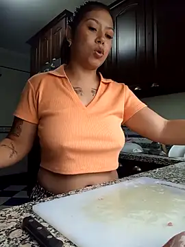 Snapshot of little_susie chatting on October 2025 08:26:01 AM little susie online show from October 2025 08:26:01 AM