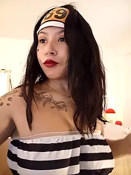 Snapshot of little_susie chatting on October 2025 09:44:01 AM little susie online show from October 2025 09:44:01 AM