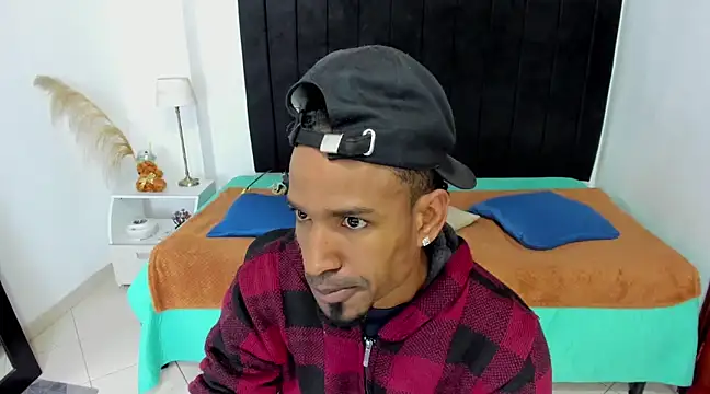 anhtony wayans online show from February 2025 12:03:01 AM