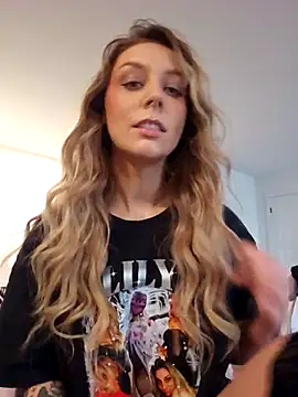 LilyOrion online show from October 2025 05:44:02 PM