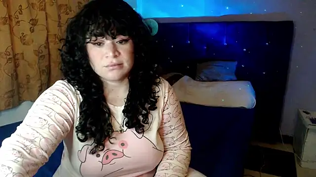 Snapshot of ANGELIQUE_KLANE chatting on October 2025 11:11:02 PM ANGELIQUE KLANE online show from October 2025 11:11:02 PM