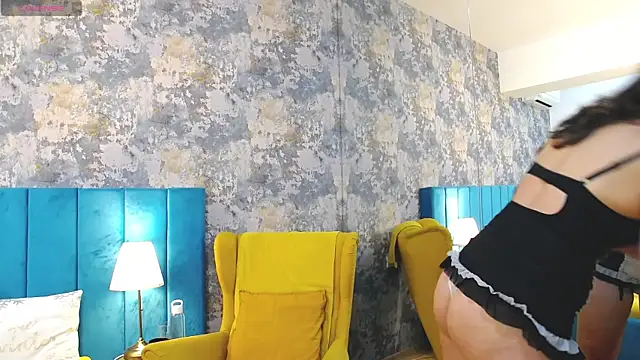 Snapshot of LisaCroft chatting on September 2025 06:46:01 AM LisaCroft online show from September 2025 06:46:01 AM