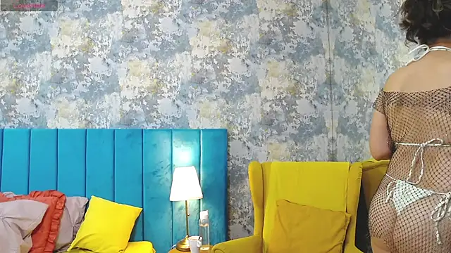 Snapshot of LisaCroft chatting on September 2025 08:25:02 AM LisaCroft online show from September 2025 08:25:02 AM