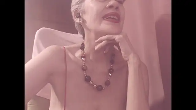 Snapshot of belleblondmature chatting on October 2025 02:28:02 PM belleblondmature online show from October 2025 02:28:02 PM