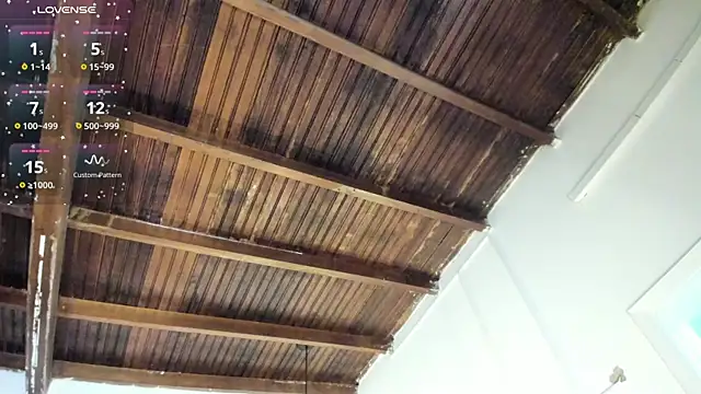 Snapshot of alessandra_wells chatting on October 2025 11:00:02 AM alessandra wells online show from October 2025 11:00:02 AM