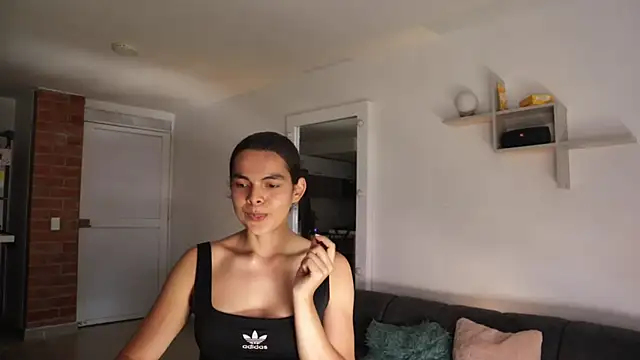 Snapshot of _Vahos_ chatting on October 2025 05:33:02 PM Vahos online show from October 2025 05:33:02 PM