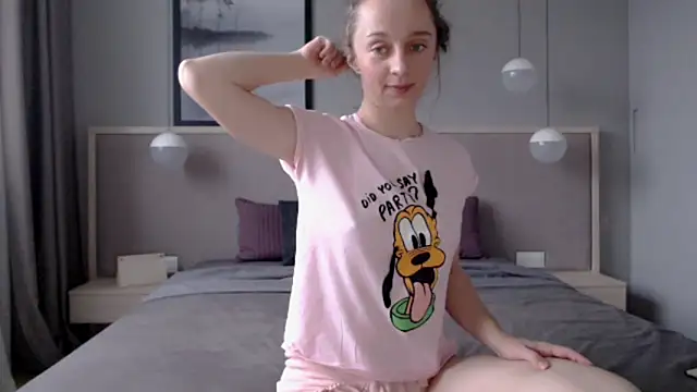 Snapshot of ShySchoolGirl chatting on October 2025 01:36:03 PM ShySchoolGirl online show from October 2025 01:36:03 PM