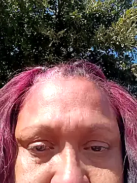 Snapshot of THEBEDroomdoOR chatting on December 2024 06:06:01 PM THEBEDroomdoOR online show from December 2024 06:06:01 PM