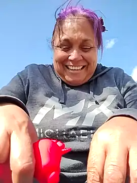 Snapshot of THEBEDroomdoOR chatting on October 2025 08:33:02 PM THEBEDroomdoOR online show from October 2025 08:33:02 PM