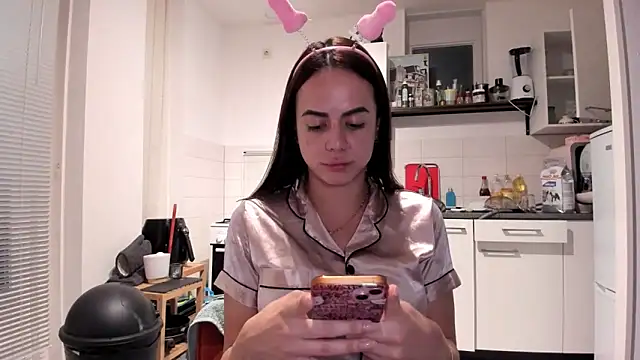 fantasydollx online show from November 2025 05:45:02 PM