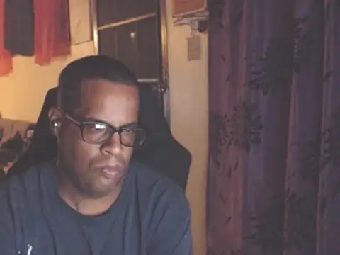 Snapshot of thesugar32 chatting on October 2025 02:18:01 AM thesugar32 online show from October 2025 02:18:01 AM