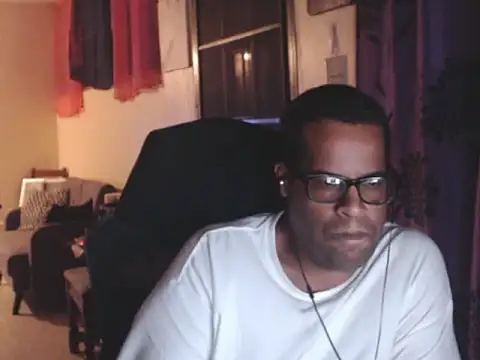 Snapshot of thesugar32 chatting on October 2025 02:11:02 AM thesugar32 online show from October 2025 02:11:02 AM