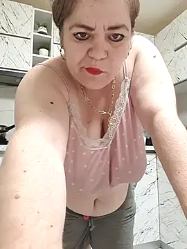 Snapshot of cindybbwsquirt chatting on October 2025 03:38:01 AM cindybbwsquirt online show from October 2025 03:38:01 AM