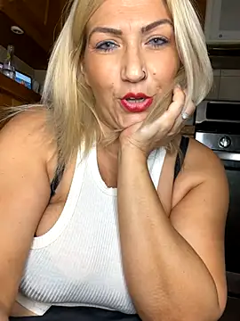 LittleMissEeve online show from September 2025 03:17:02 AM