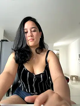 Snapshot of Nina_lovi chatting on October 2025 07:15:02 PM Nina lovi online show from October 2025 07:15:02 PM