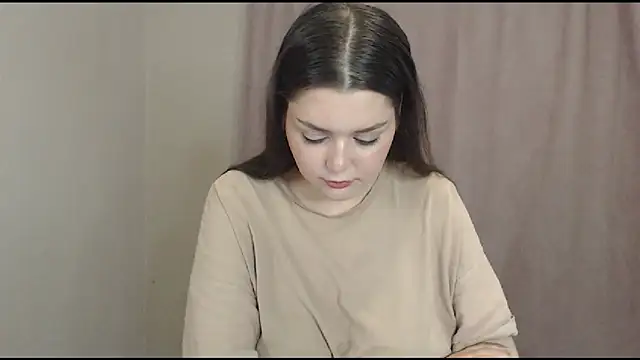 Snapshot of ohhhMie chatting on October 2025 01:30:02 PM ohhhMie online show from October 2025 01:30:02 PM