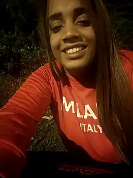 Snapshot of AbellaLizz chatting on September 2025 04:39:02 AM AbellaLizz online show from September 2025 04:39:02 AM