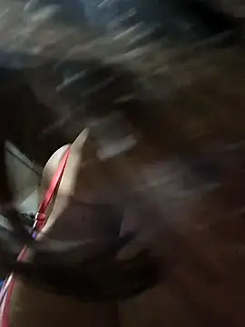 Snapshot of AbellaLizz chatting on October 2025 07:53:01 AM AbellaLizz online show from October 2025 07:53:01 AM