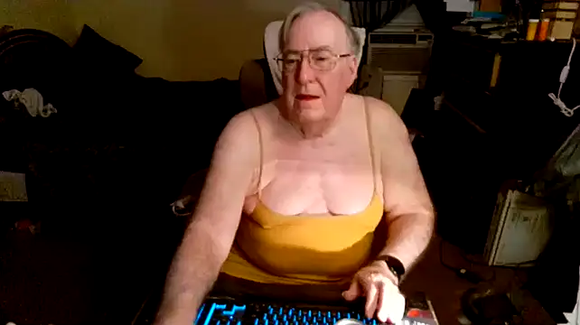 Snapshot of Toastir chatting on December 2024 01:13:01 AM Toastir online show from December 2024 01:13:01 AM