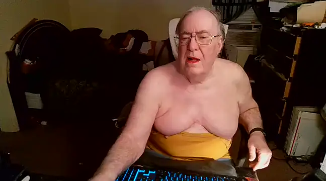 Snapshot of Toastir chatting on March 2025 08:54:01 PM Toastir online show from March 2025 08:54:01 PM