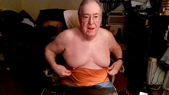 Snapshot of Toastir chatting on September 2025 02:17:01 PM Toastir online show from September 2025 02:17:01 PM