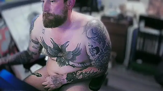 Snapshot of Taratushy chatting on December 2025 10:27:01 PM Taratushy online show from December 2025 10:27:01 PM