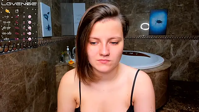 MelindaTin online show from October 2025 12:33:01 AM