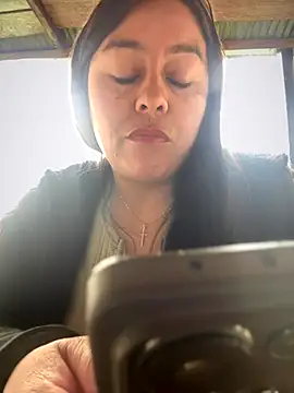 Snapshot of Ixchel_Anaid chatting on November 2025 12:40:02 PM Ixchel Anaid online show from November 2025 12:40:02 PM