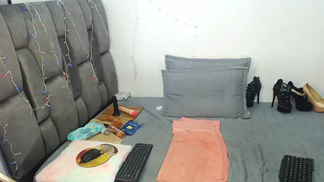 Tits  sweet online show from February 2025 03:29:01 PM