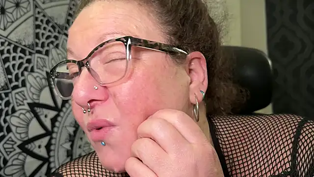 Miss Phat Booty online show from September 2025 01:32:02 AM