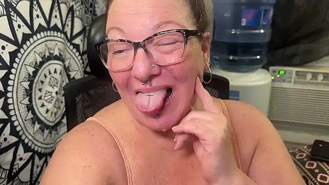 Miss Phat Booty online show from October 2025 01:25:02 AM