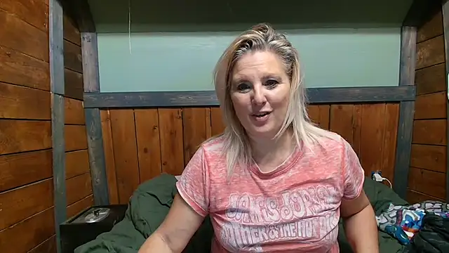 Snapshot of lisaxlovexxx chatting on November 2025 09:03:02 PM lisaxlovexxx online show from November 2025 09:03:02 PM